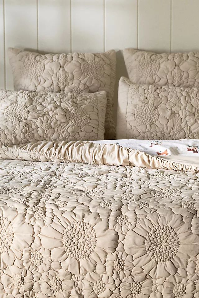 15 Affordable Shabby Chic Bedroom Ideas That Look Romantic floral cotton quilt set by decoor with mee